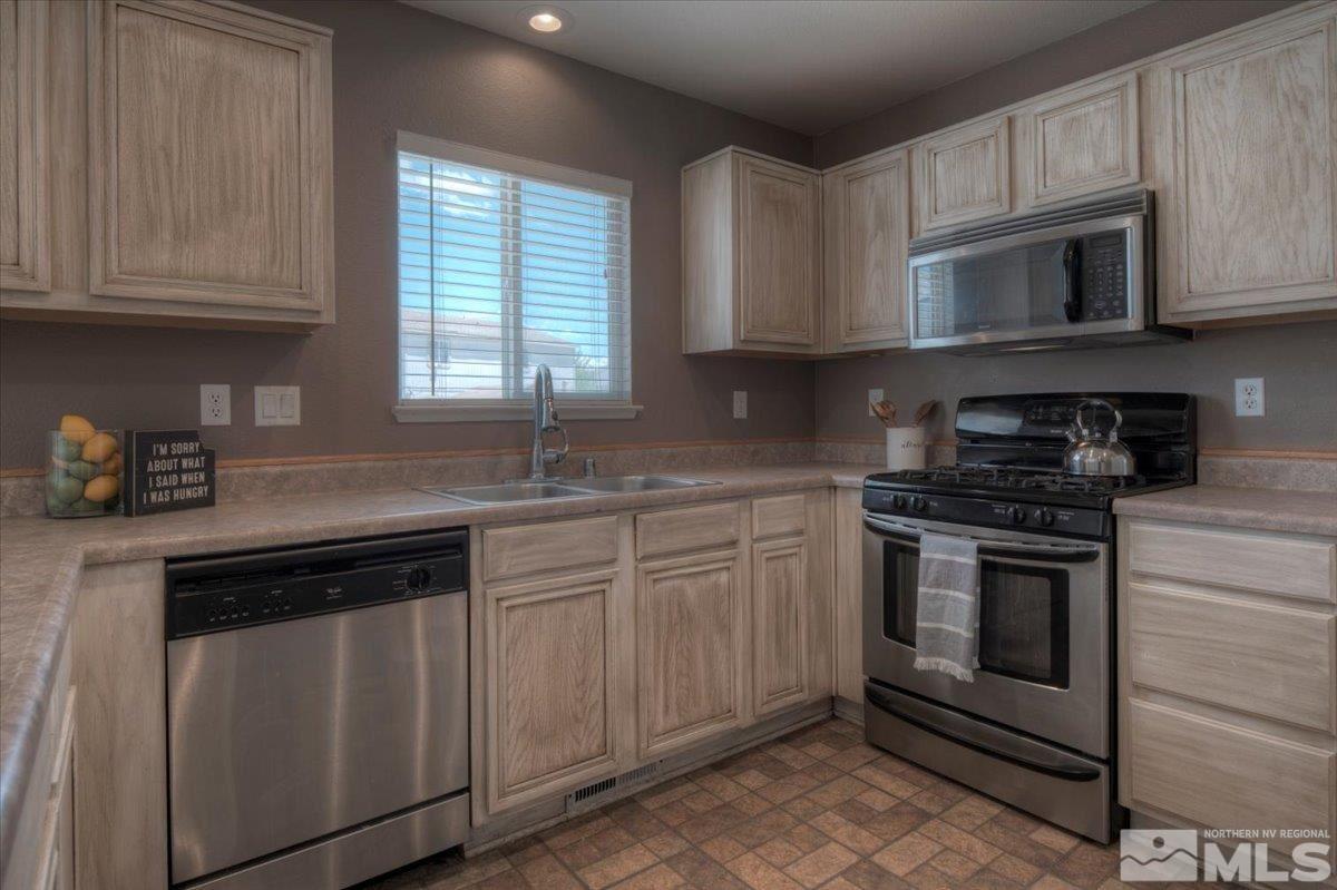 18101 Alexandria Drive Reno, NV 89508 - Photo 6 of 30 Photo 6