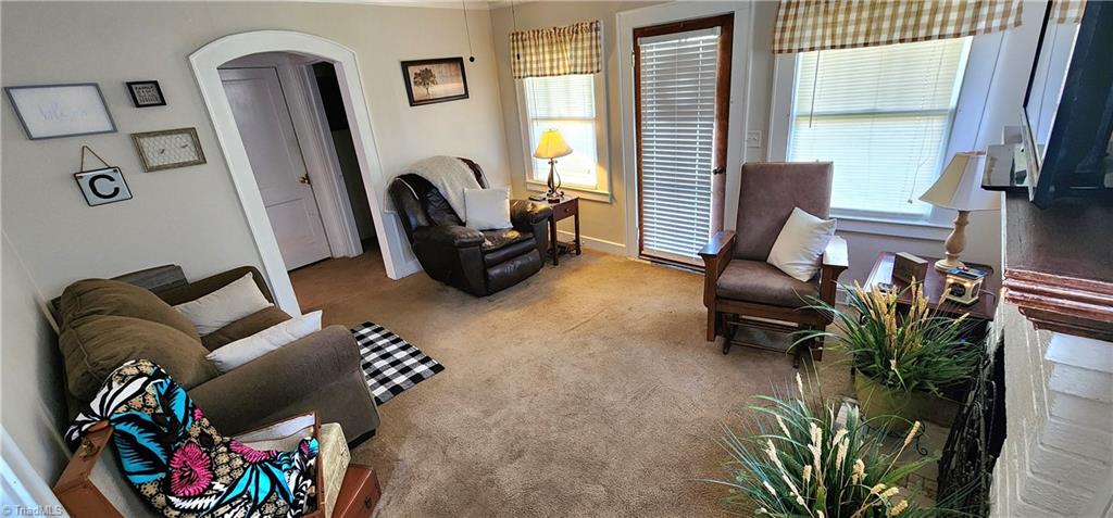 143 North Franklin Road Mount Airy, NC 27030 - Photo 9 of 36 Gallery Image 9