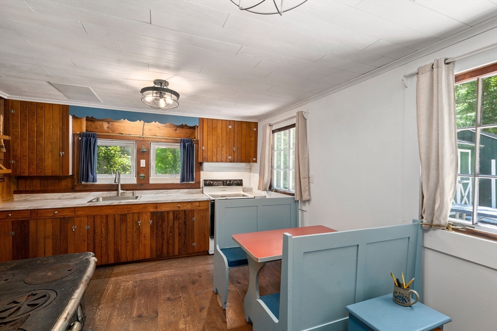 183 Mashapaug Road Holland, MA 01521 - Photo 6 of 32