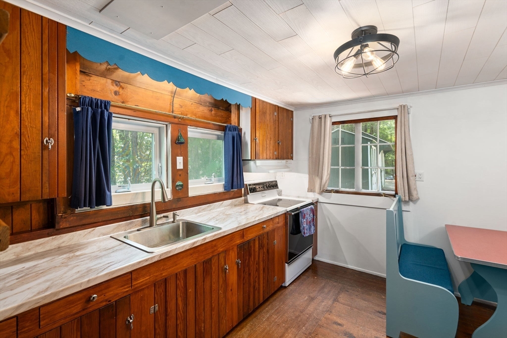 183 Mashapaug Road Holland, MA 01521 - Photo 8 of 32