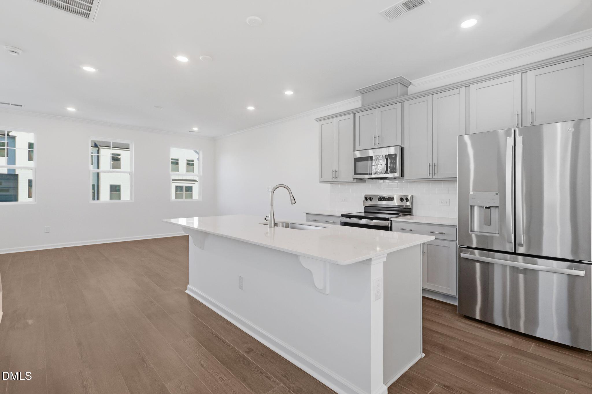 3600 Elm Grv Lane Raleigh, NC 27604 - Photo 11 of 33 SUN_ElmGrove_Pic_Wyatt_QMI_31_Kitchen_7o