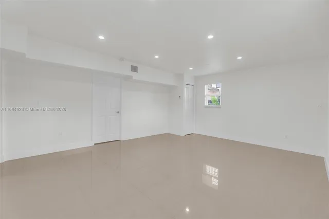 $4,800 | 5520 Southwest 91 Avenue, Miami, FL 33165