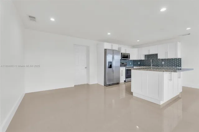 $4,800 | 5520 Southwest 91 Avenue, Miami, FL 33165