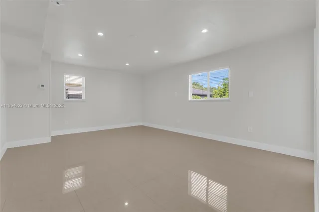 $4,800 | 5520 Southwest 91 Avenue, Miami, FL 33165