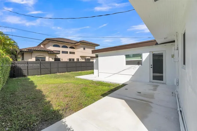 $4,800 | 5520 Southwest 91 Avenue, Miami, FL 33165