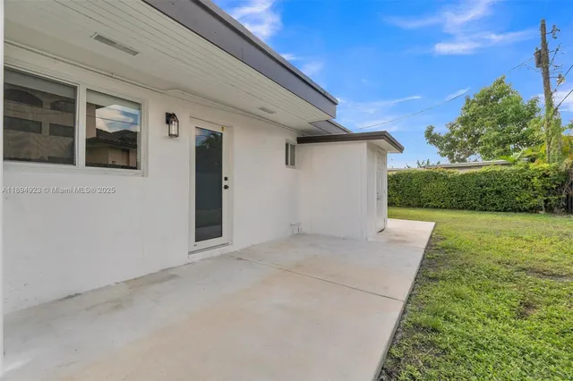 $4,800 | 5520 Southwest 91 Avenue, Miami, FL 33165