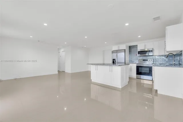 $4,800 | 5520 Southwest 91 Avenue, Miami, FL 33165