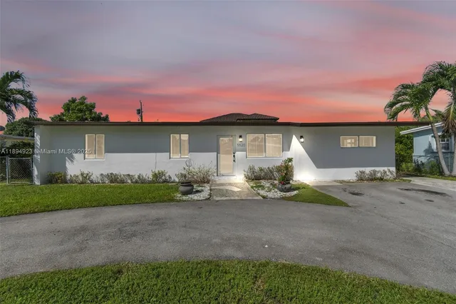 $4,800 | 5520 Southwest 91 Avenue, Miami, FL 33165