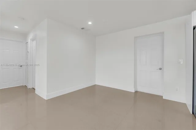 $4,800 | 5520 Southwest 91 Avenue, Miami, FL 33165