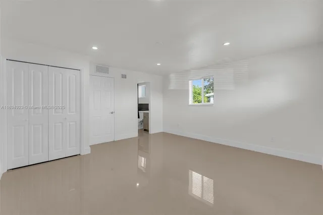 $4,800 | 5520 Southwest 91 Avenue, Miami, FL 33165