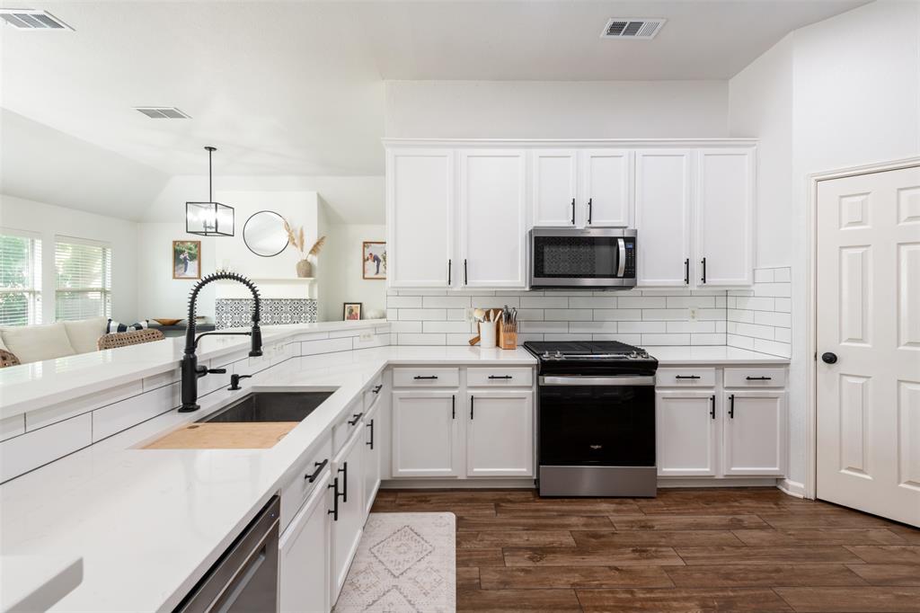 10012 Chadbourne Road Fort Worth, TX 76244 - Photo 8 of 25