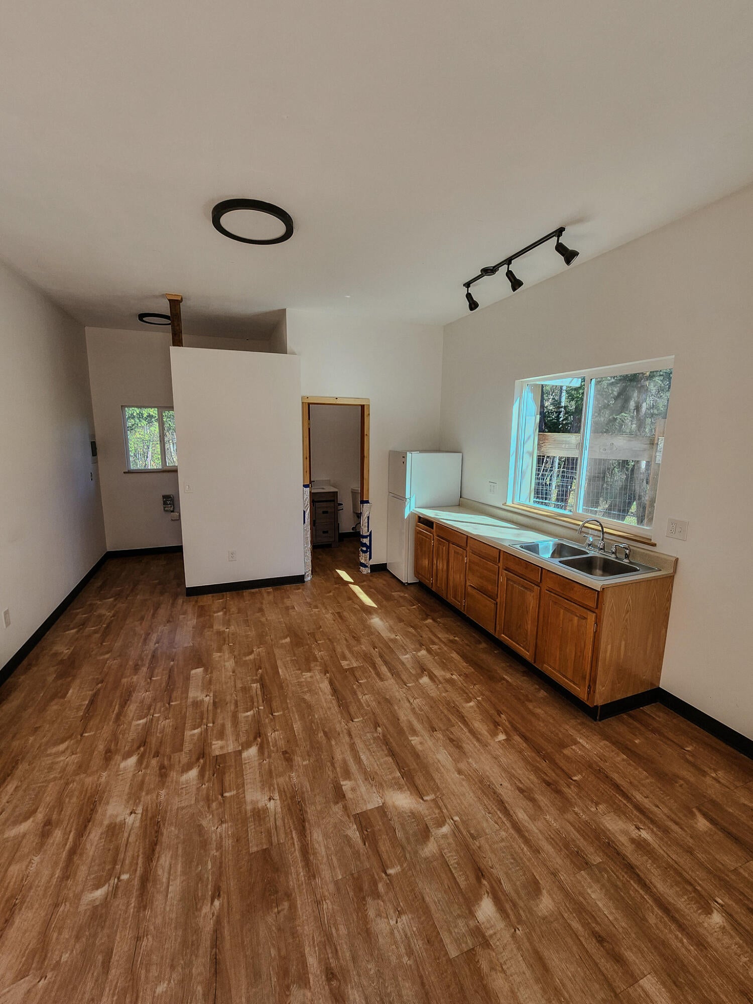 1707 Robinson Road Grants Pass, OR 97527 - Photo 25 of 40 Attached to shop