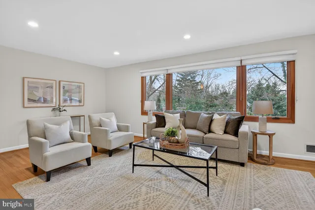 $1,700,000 | 6104 Robinwood Road, Bethesda, MD 20817