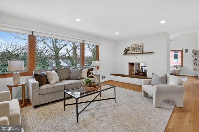 $1,700,000 | 6104 Robinwood Road, Bethesda, MD 20817