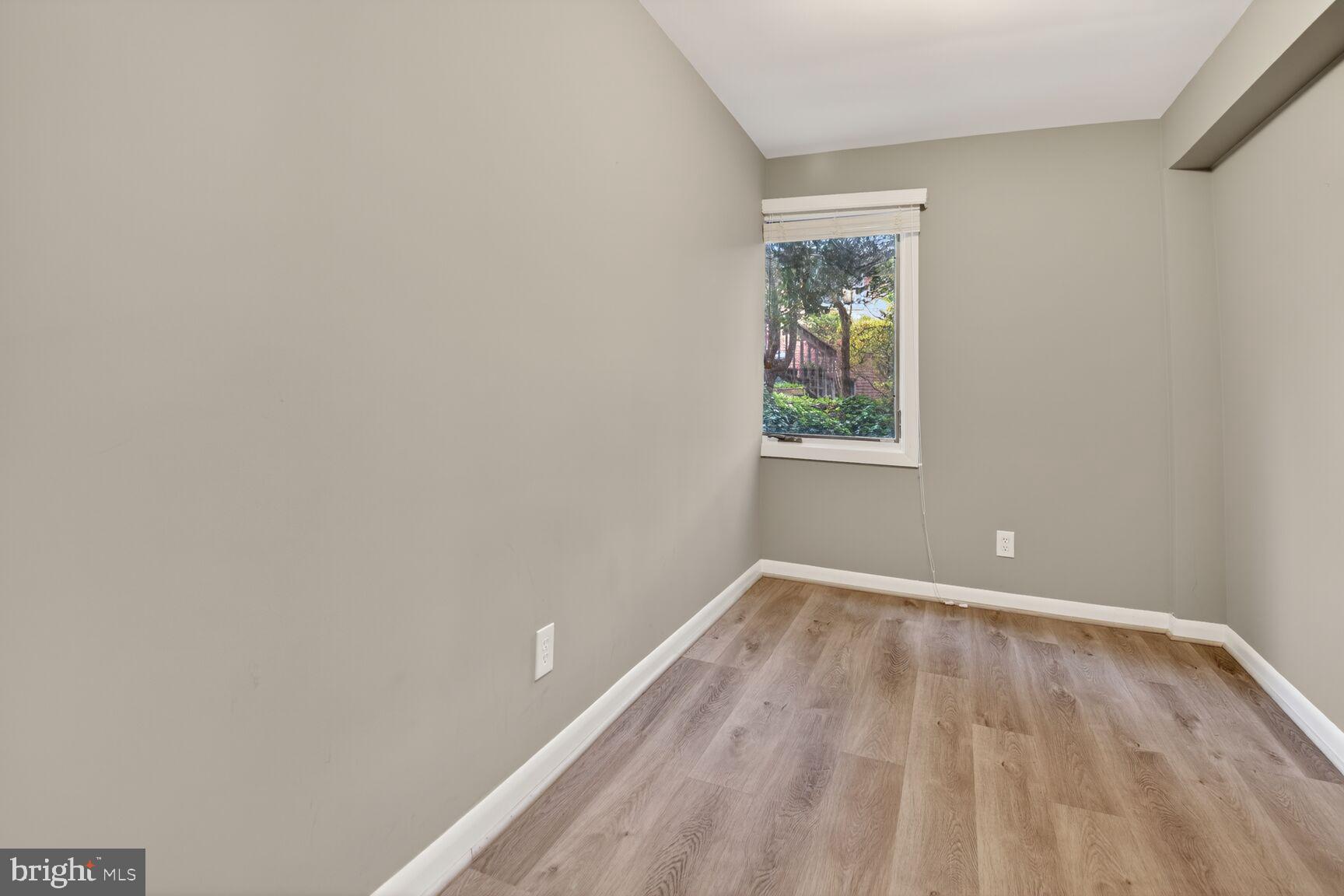 6104 Robinwood Road Bethesda, MD 20817 - Photo 33 of 45 a view of an empty room and window