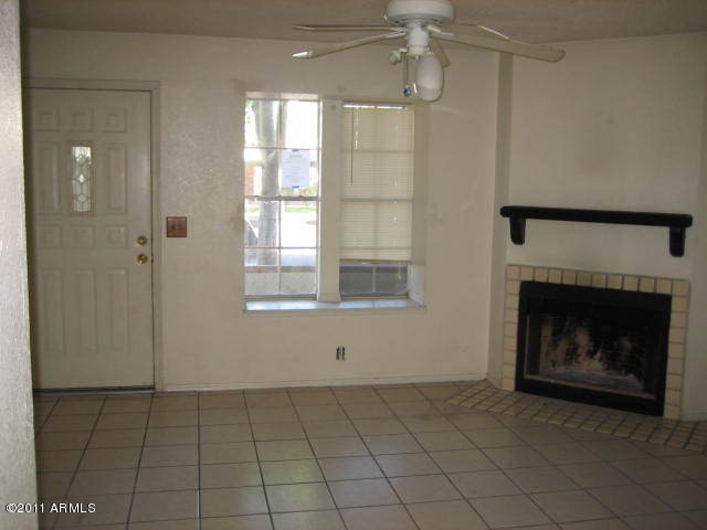 7977 West Wacker Road, Unit 254 Peoria, AZ 85381 - Photo 11 of 29 Family Room