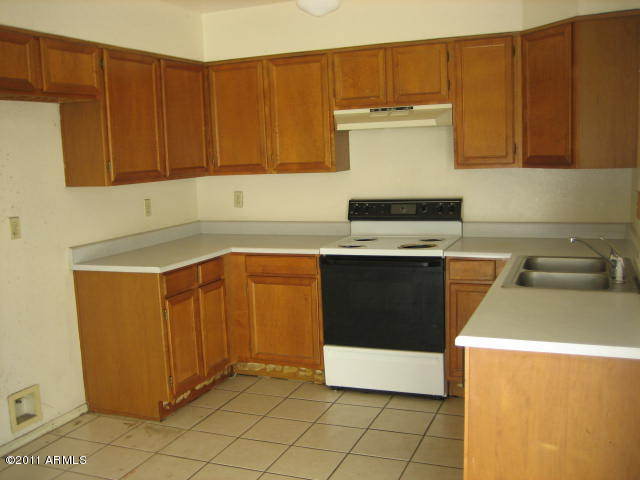 7977 West Wacker Road, Unit 254 Peoria, AZ 85381 - Photo 16 of 29 Kitchen