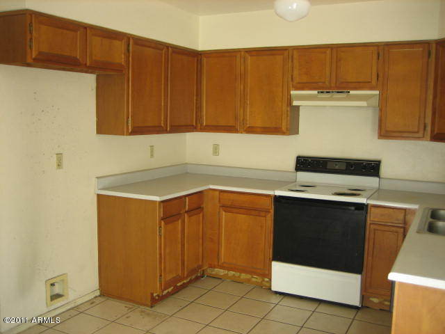 7977 West Wacker Road, Unit 254 Peoria, AZ 85381 - Photo 17 of 29 Kitchen