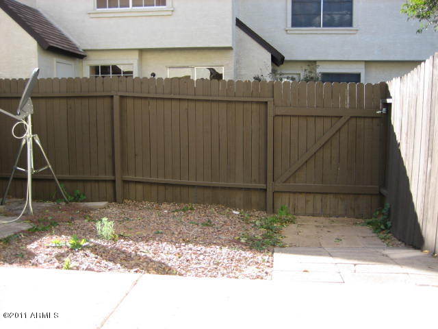 7977 West Wacker Road, Unit 254 Peoria, AZ 85381 - Photo 8 of 29 Private rear yard