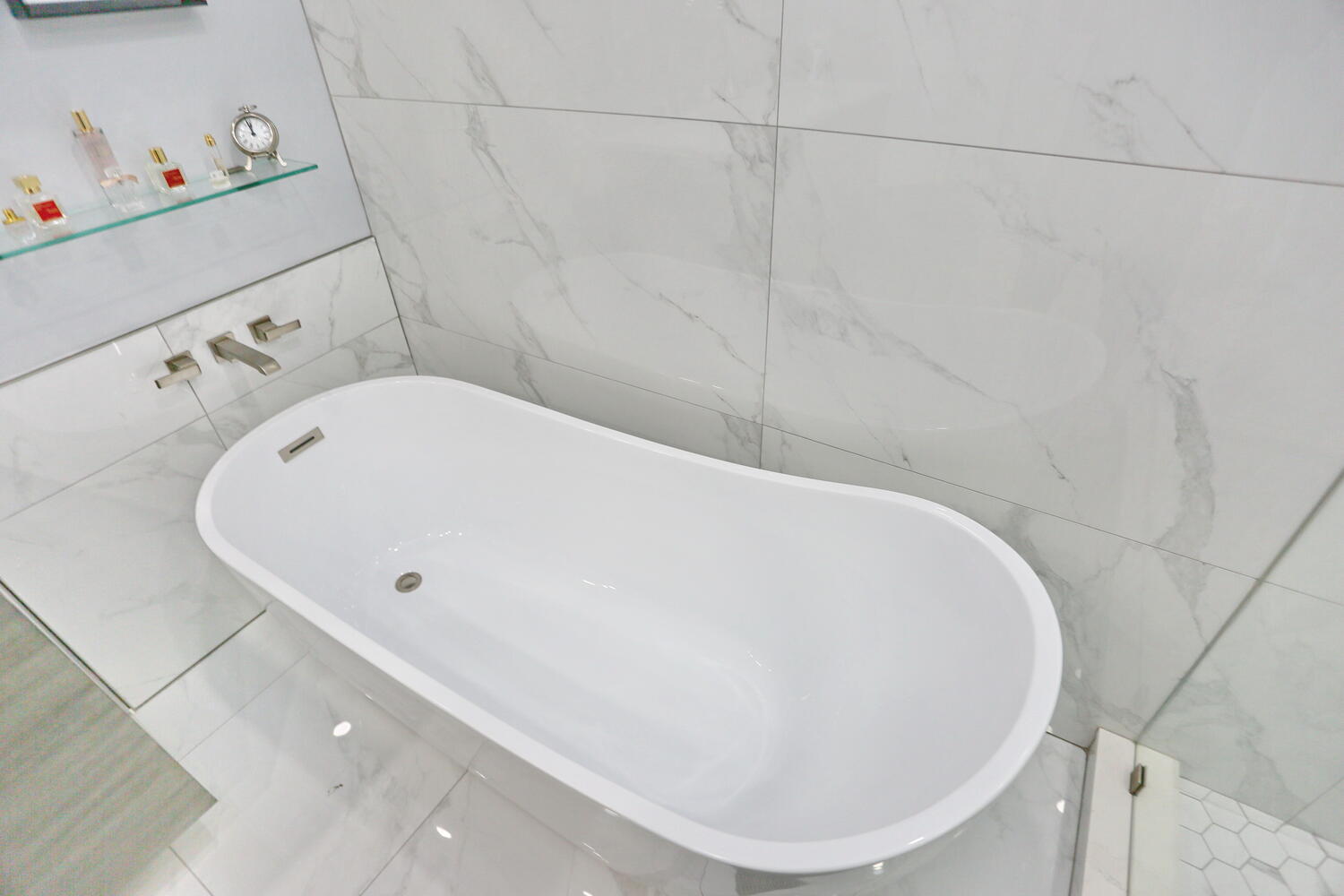 23085 Aqua View, Unit 5 Boca Raton, FL 33433 - Photo 31 of 48 Soaking Tub