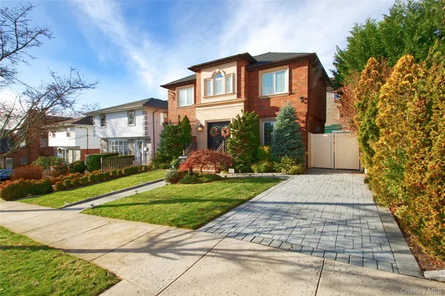 $1,949,000 | 54-16 252nd Street | Little Neck