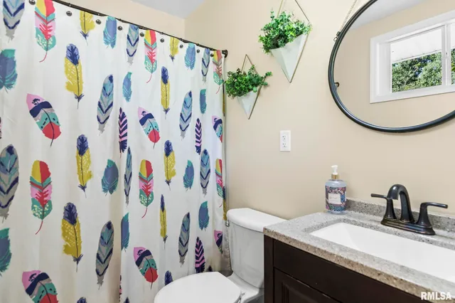 $258,900 | 5 Swannanoa Drive, Rochester, IL 62563