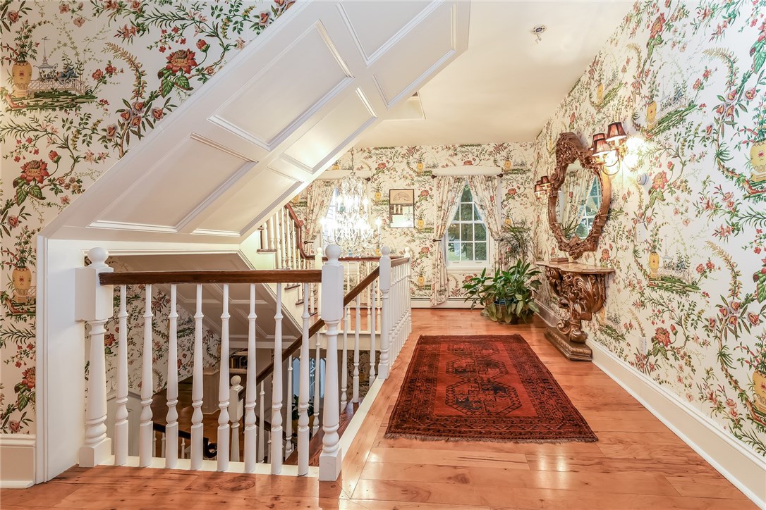 32 Broad Street Warren, RI 02885 - Photo 24 of 40 2nd Fl. Landing