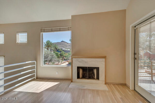 154 West 5th Street, Unit 241 Tempe, AZ 85281 - Photo 5 of 11 154-w-5th-st-unit-245-tempe-az-living-ro