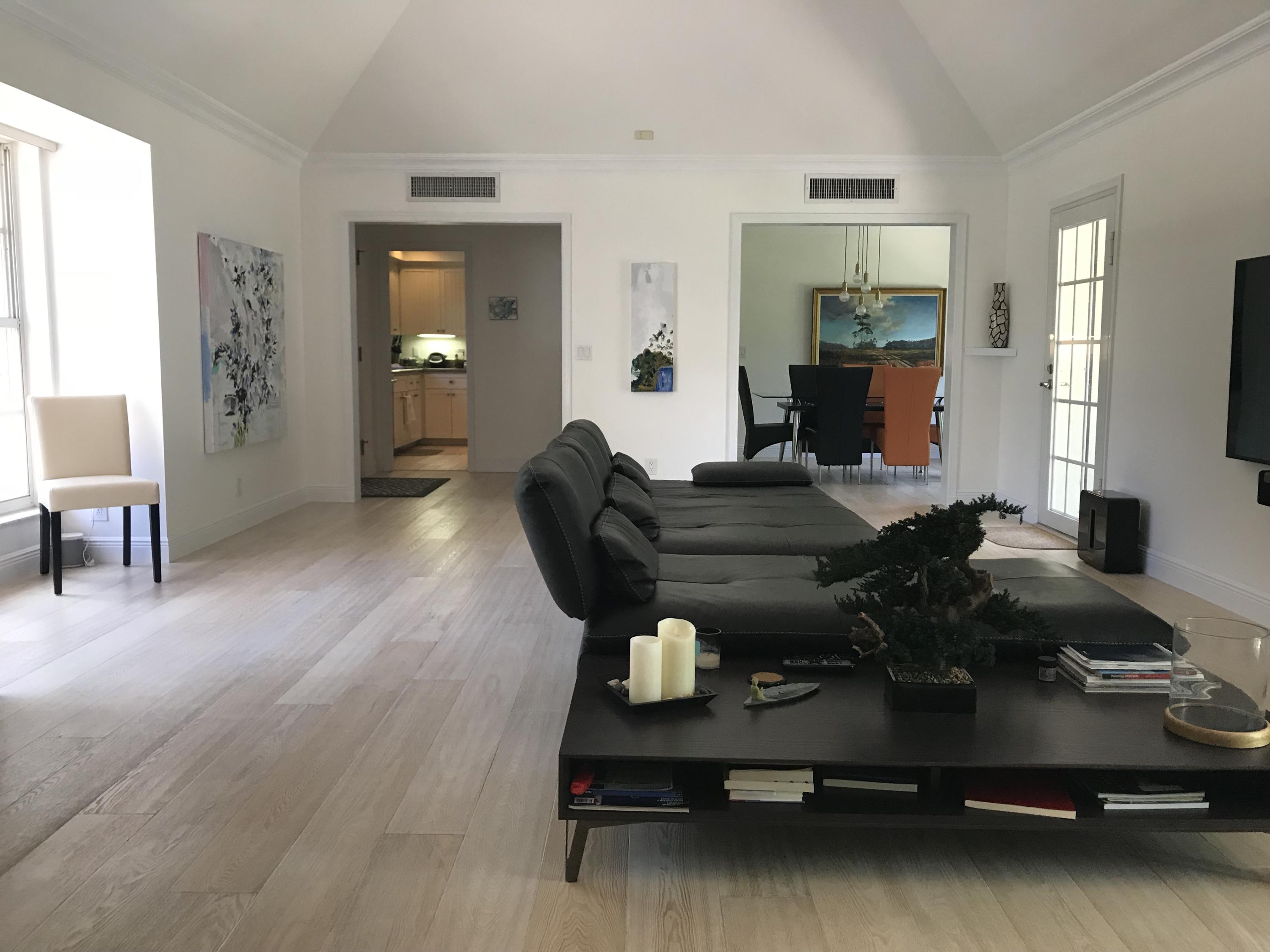 19 Country Road Boynton Beach, FL 33436 - Photo 5 of 19 Living room