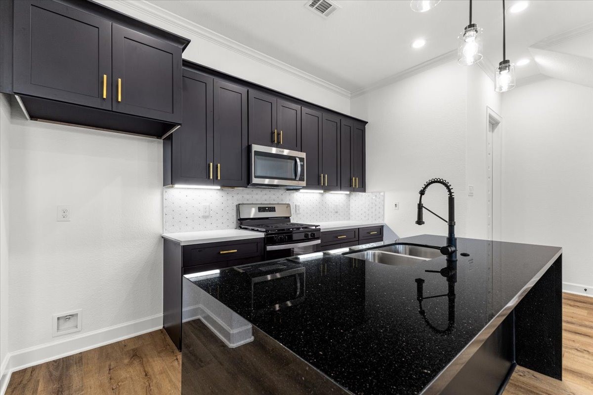 5014 Elizabeth City Street Houston, TX 77021 - Photo 5 of 25 Photos are from previous listings-renderings are similar