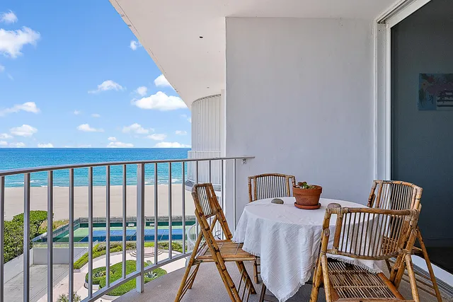 $725,000 | 2295 South Ocean Boulevard, Unit 921, Palm Beach, FL 33480