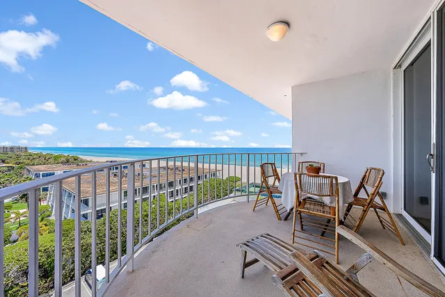 $725,000 | 2295 South Ocean Boulevard, Unit 921, Palm Beach, FL 33480