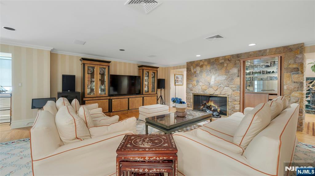 116 East Saddle River Road Saddle River, NJ 07458 - Photo 29 of 42
