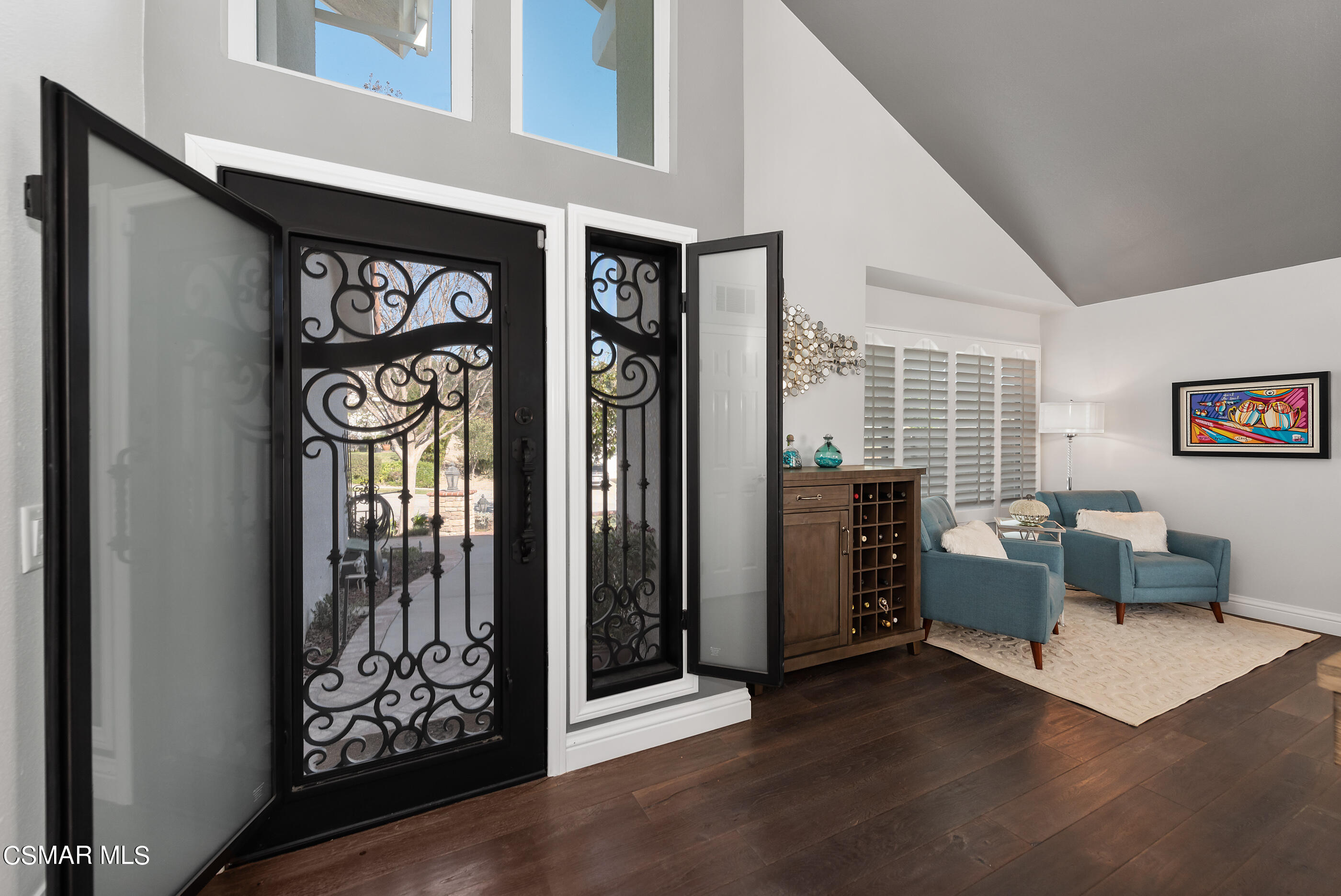 3233 Crazy Horse Drive Simi Valley, CA 93063 - Photo 15 of 65 a view of entryway with furniture