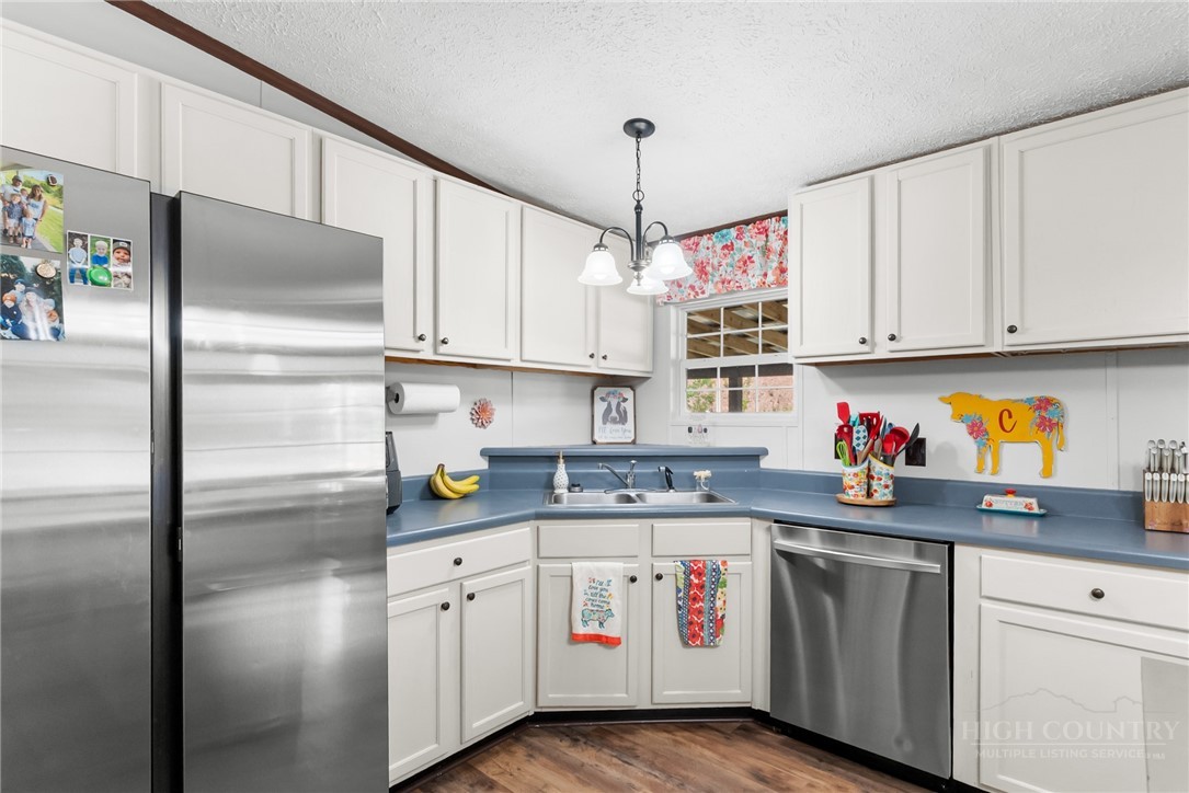 152 Pioneer Ridge Sparta, NC 28675 - Photo 12 of 48