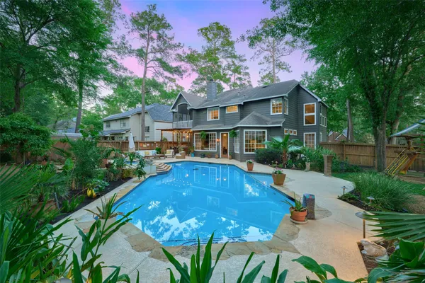 $799,999 | 37 Pinepath Place, The Woodlands, TX 77381