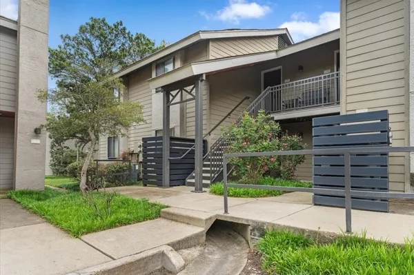 $2,150 | 1814 Birch Post Cove, Unit 2, Memphis, TN 38138