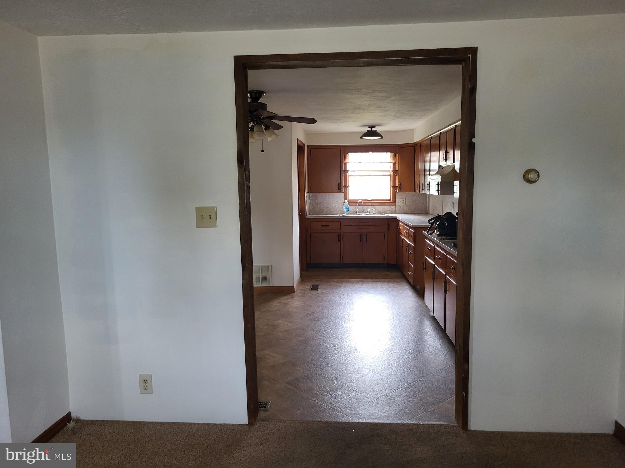 720 Linden Avenue Hanover, PA 17331 - Photo 7 of 18