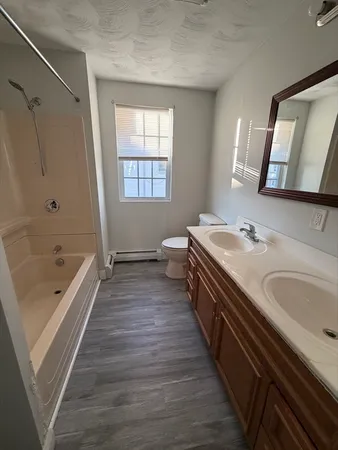 $2,400 | 539-541 North Front Street, Unit 2, New Bedford, MA 02745