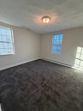 $2,400 | 539-541 North Front Street, Unit 2, New Bedford, MA 02745