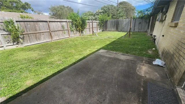 $1,200 | 4821 Lavaca Drive, Corpus Christi, TX 78411