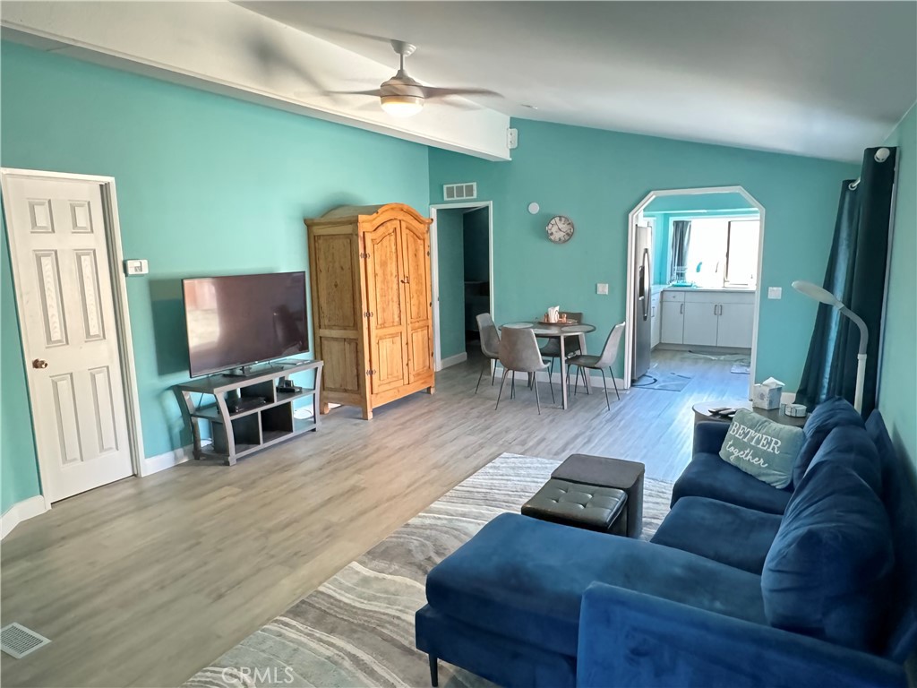 27629 Ruby Lane Castaic, CA 91384 - Photo 3 of 25