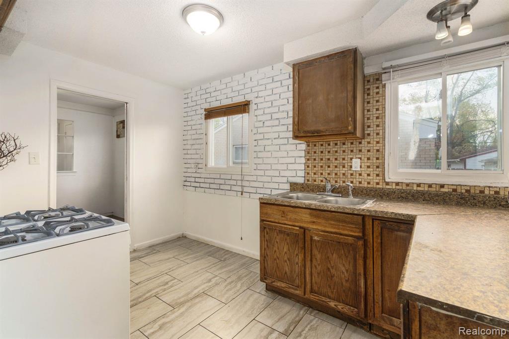 29881 Brooklane Street Inkster, MI 48141 - Photo 11 of 21