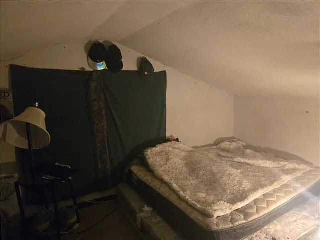 $400,000 | 38708 East Hudson Road, Oak Grove, MO 64075