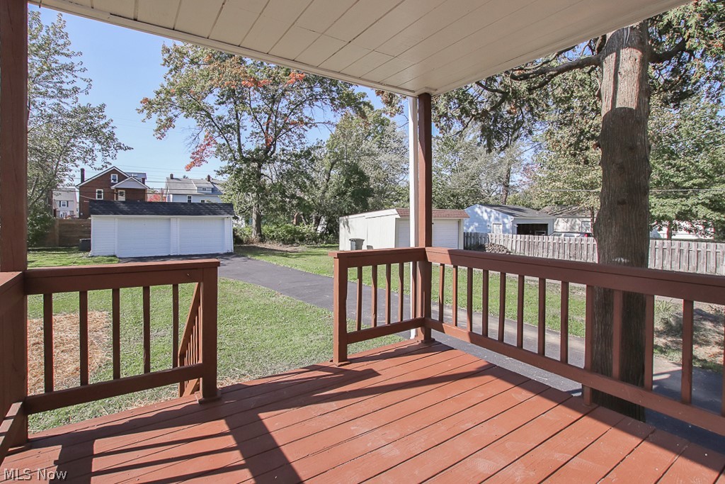 2232 Barrington Road Cleveland, OH 44118 - Photo 34 of 35