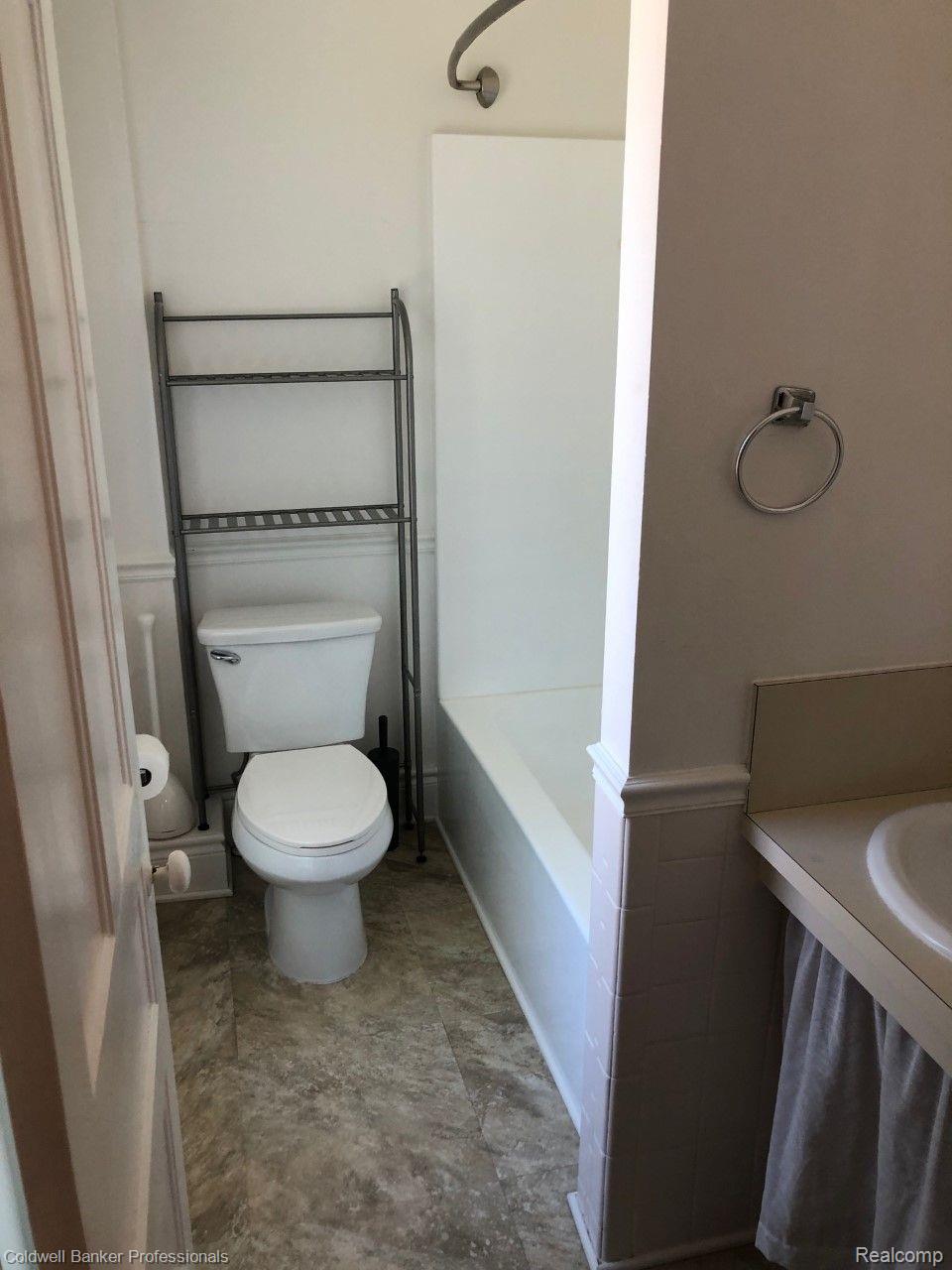 501 West 3rd Street Rochester, MI 48307 - Photo 33 of 36 Gallery Image 33