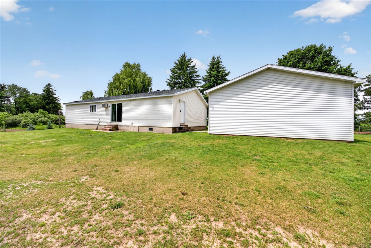 5110 North Cedar Lake Road Edmore, MI 48829 - Photo 15 of 51
