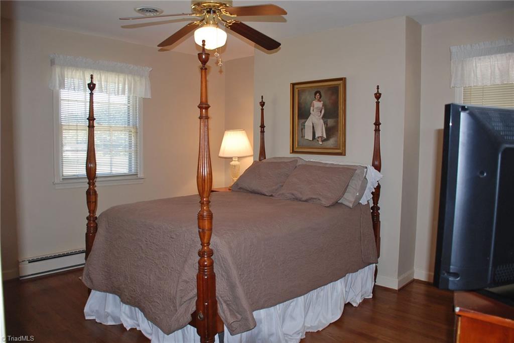 5704 Old Oak Ridge Road Greensboro, NC 27410 - Photo 16 of 22 Master bedroom