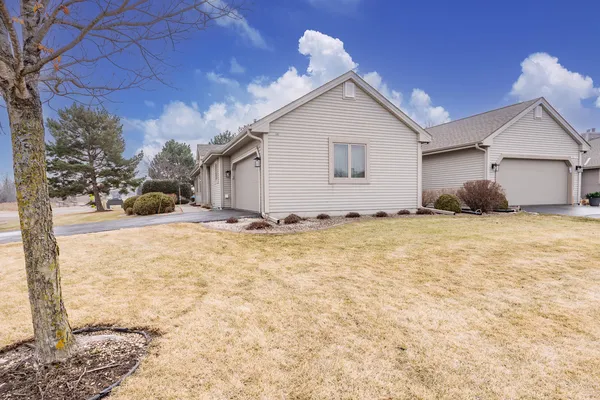 $425,000 | W173N8035 Shady Lane, Menomonee Falls, WI 53051