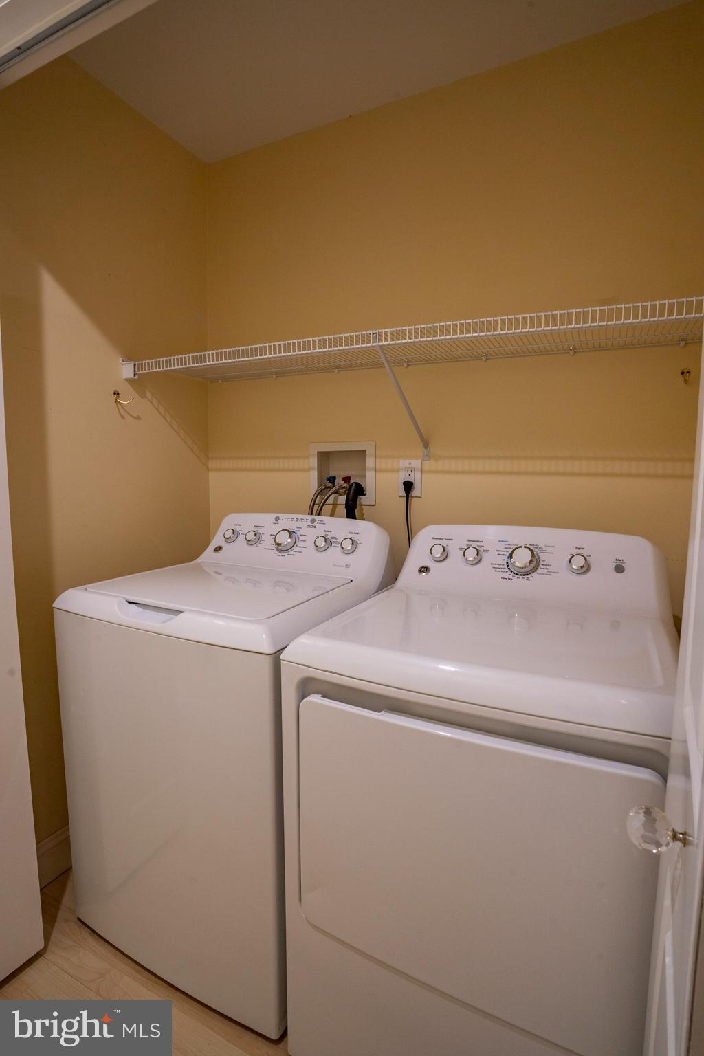 556 East Pleasantview Road Manheim, PA 17545 - Photo 62 of 93 a utility room with dryer and washer